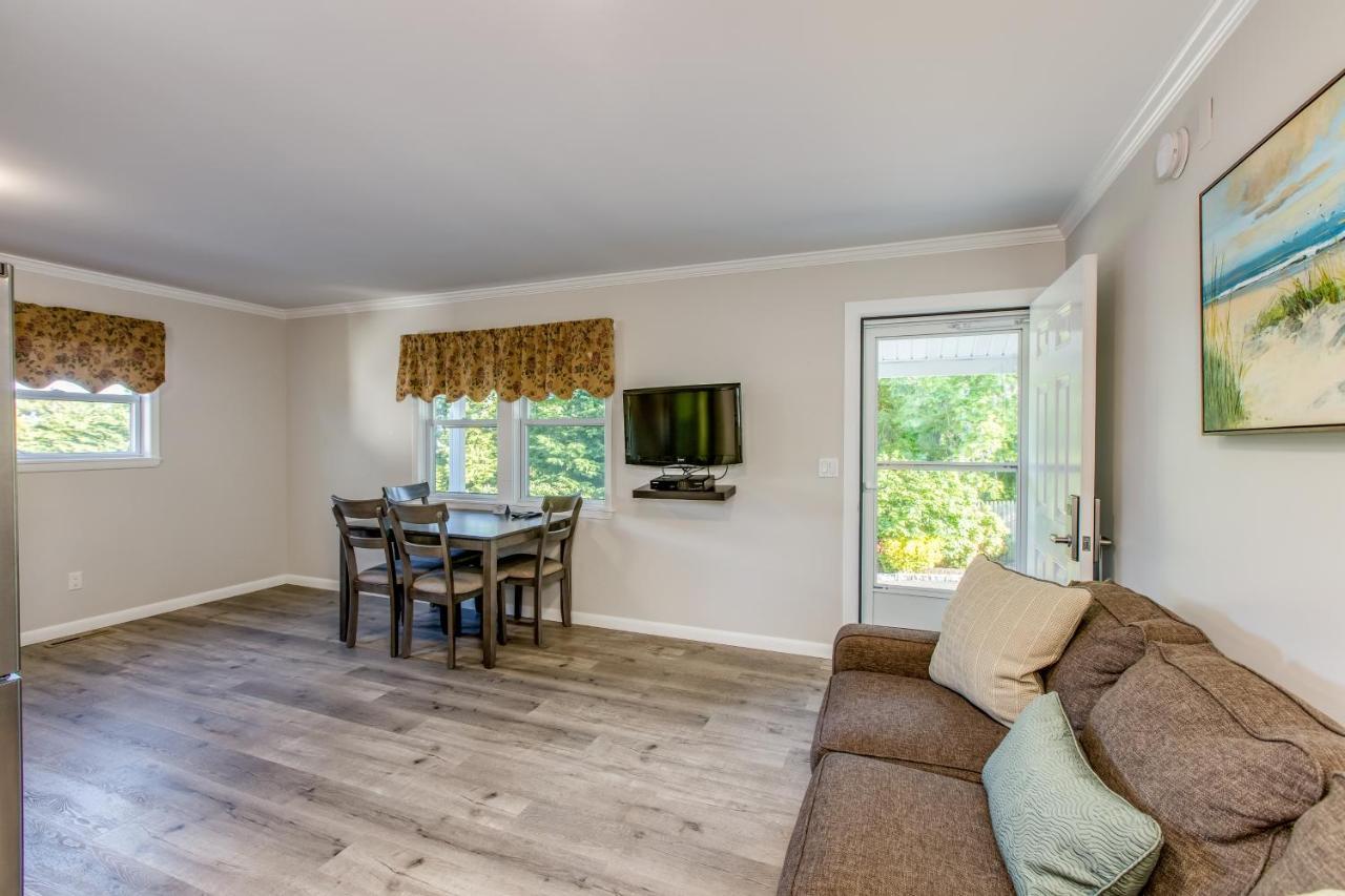 Colonial Shores Resort Hampton Bays Bagian luar foto