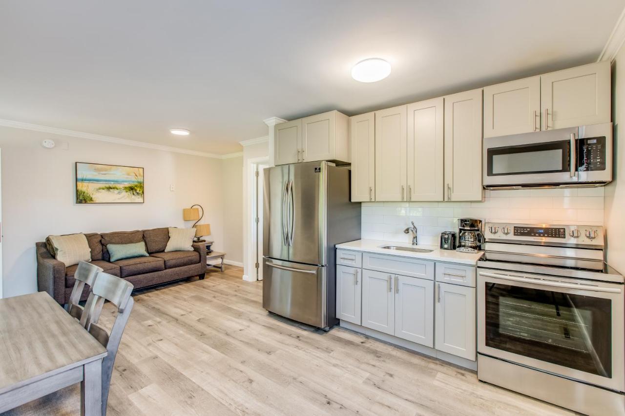 Colonial Shores Resort Hampton Bays Bagian luar foto