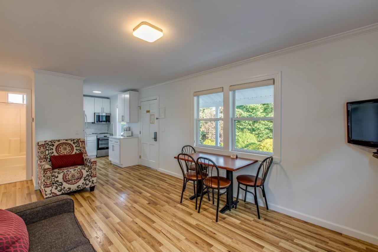 Colonial Shores Resort Hampton Bays Bagian luar foto