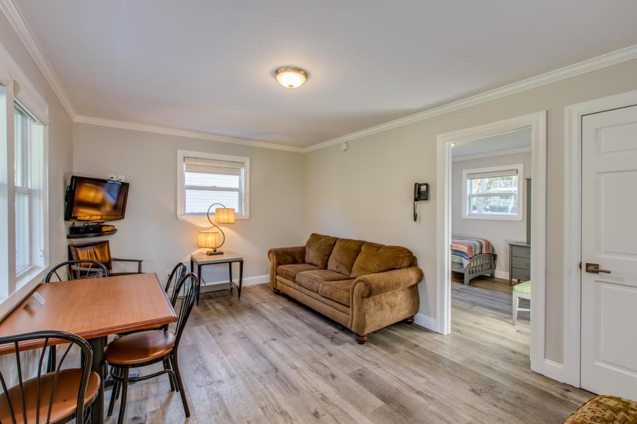 Colonial Shores Resort Hampton Bays Bagian luar foto