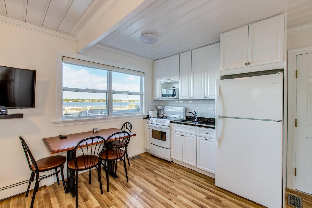 Colonial Shores Resort Hampton Bays Bagian luar foto