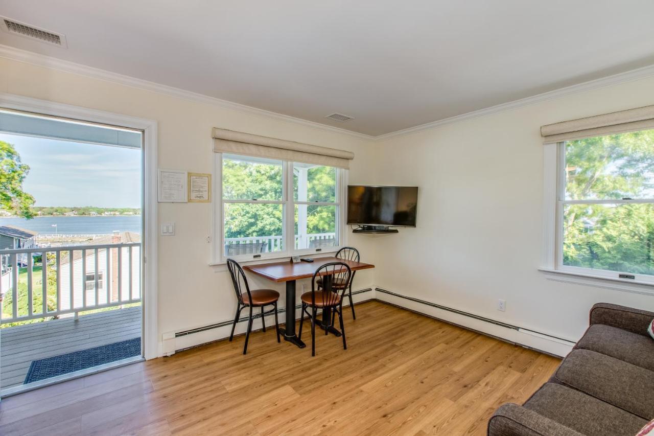 Colonial Shores Resort Hampton Bays Bagian luar foto