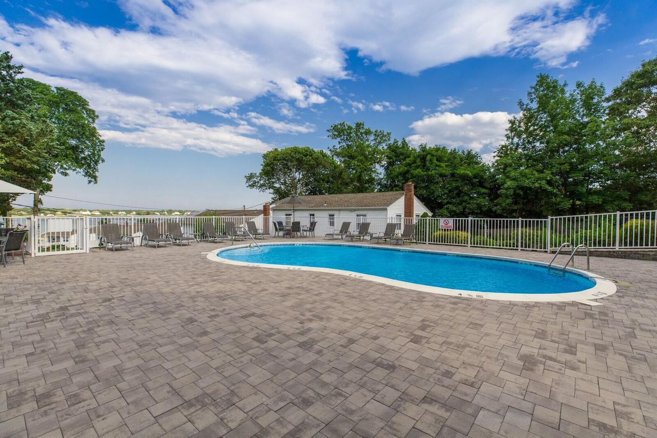 Colonial Shores Resort Hampton Bays Bagian luar foto