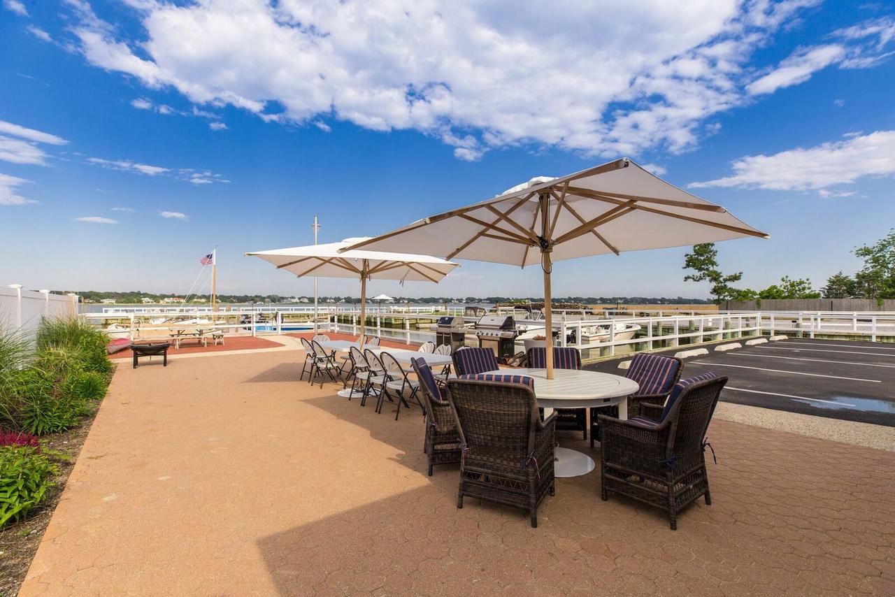 Colonial Shores Resort Hampton Bays Bagian luar foto