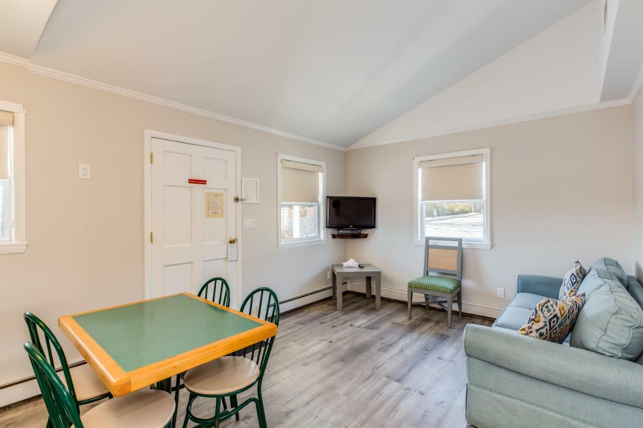 Colonial Shores Resort Hampton Bays Bagian luar foto